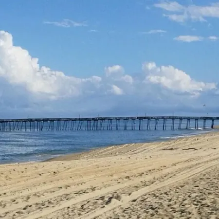 Adorable Beach Box, Very short walk to the beach Access!