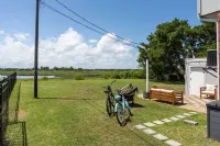 Coral House - Incredible Sunsets + Walk to Beach! Hotels near Wrightsville Beach Marina