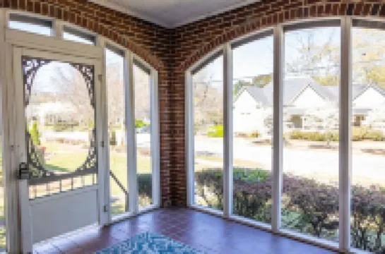 Charming cottage near downtown Opelika!