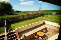 The Mill - Luxury barn conversion on two levels