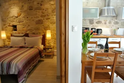 Charming apartment inside the old walls of Avignon