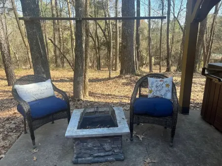 Cozy Country Cabin Отели в г. Тексаркана