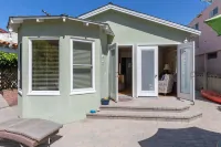 South Mission Beach Cottage-San Luis Rey Pl. Hotels in Mission Beach