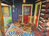 Walking distance to DowntownThe Flamingo”- Dogs Stay Free!