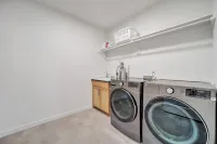 New 2 level Twin Falls Home, 2 masters!