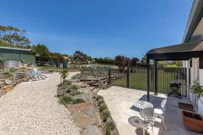 Vintners Retreat: Stylish Retreat near Sea & Vines 만야 필야필야 / 짐 재가드 공원 주변 호텔