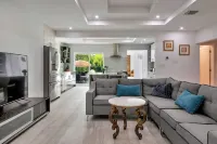 Tropical Paradise in Hollywood FL