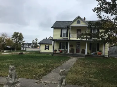 STORMFIELD WESTCountry charm nestled in Perry Mo, 3 miles from Mark Twain Lake