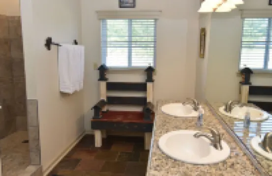 Old Kinderhook Creekside Golf Cottage 13