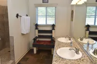 Old Kinderhook Creekside Golf Cottage 13