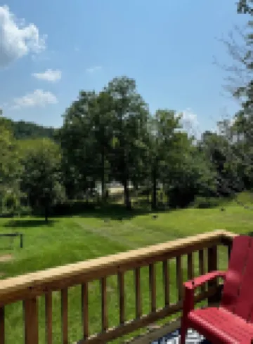 Lake Front charming 2-bedroom house, at Rough River Lake.