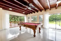 Majestic Home 7 Bedroom w/ Heated Pool, Massive Yard & Driveway