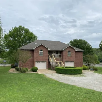 Private home on the bank of the White River