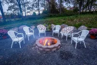 Your Peaceful, Private Retreat, Perfect for Readaways! Incredible Views!