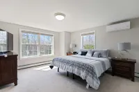 Convenient Portland home 3 miles from Downtown