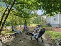 Cozy Pinehurst 2BR Apartment w/3 Beds • Across from Pinehurst #6 • Firepit Hotels in Pinehurst
