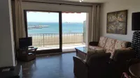Roses: Super Apartment on the First Line of the Sea for 6–8 People in the City Center - 2星級