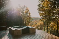 Cozy Family-sized Cabin w/hot tub - Nestled on the Muskegon River