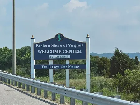 A Little Serenity- A Cozy One Bedroom Escape in Quant Onancock,Mid-Eastern Shore Отели в г. Аккомак