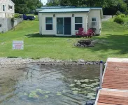 Remodeled Cottage w/Gfireplace, super close to Fred Meijer Heartland trail Hotels in Montcalm County