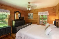 🐾 Bobcat Run - real log cabin w/ huge hot tub! Near Watauga Lake 🚤 & River 🐟 Hoteles en Municipio de Laurel Creek