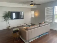 Modern Apartment Walk to Old Market