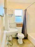Modern 2Bed/1Bath bungalow style suite in Willow Glen Hotels near 7-Eleven