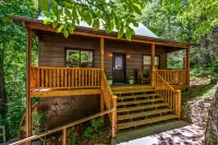 Clean & Quiet w/ Private HotTub Near Cades Cove