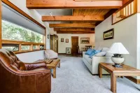 Charming Italian Villa • Close to Ducks Games, UO Campus & Local Vineyards