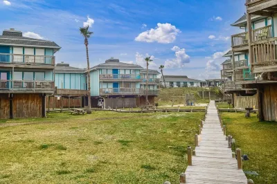 Private Boardwalk to the Beach, Resort Game Room, Heated Pool, Private Parking Palmilla Beach Resort & Golf Club 주변 호텔