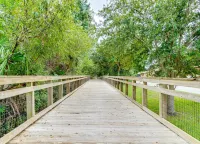 Cozy 2Br  Condo with Pool Bike-Trail Near Lake Beach Fireplace Safe Community Hotels in Deltona