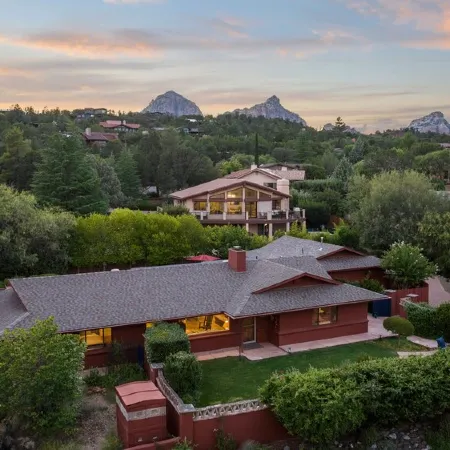 Uptown home, Heated Pool, Hot Tub, Amazing Views