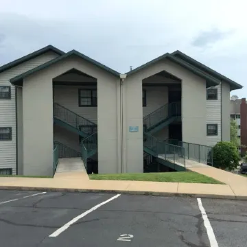 No Stairs! Great View - Massage Chair - Central Branson- Heated Pool-King Beds