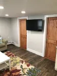 Newly Renovated Condo- 15 minutes from Sunday River (Pet-Friendly