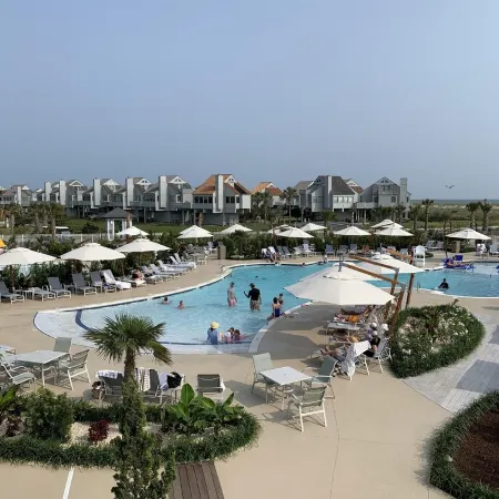 Renovated! Both club options available! Great location next to beach & BHI Club!