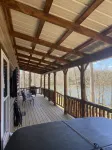 Brand New Lakefront Cabin with hot tub close to Ark Encounter