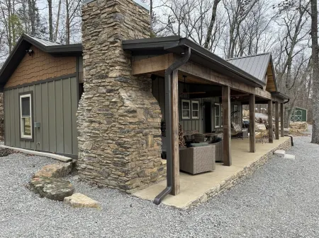 Sunset Lake Cottage at Mammoth Cave