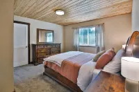 Caddy Shack Chateau- Spacious 4 bd/3.5b+Game Room, only 6 miles to Bandon Dunes!