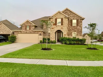 NICE Spacious Modern Home & Beautiful Kitchen; Ms. Pac Man Arcade Game; Foosball Hotels near Cinco Ranch II Pavillion and Park at Spring Lake
