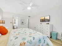 The Beach Pad~6 Min Walk to Beach~Pool-Boat Access