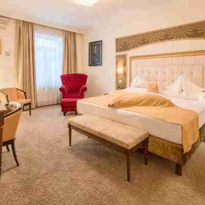 Hotel Goldener Adler, Bw Signature Collection Rooms