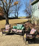 Cozy cottage on beautiful Chickapoo Farm with amazing views.