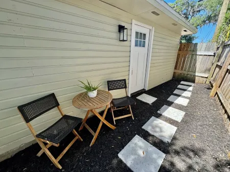 The Sanford Foodie Guest House