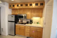 03 Cute & Cozy Studio on Beachfront Property