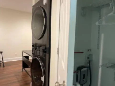 Stylish 1BR with full kitchen