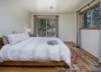 Private Mountain Retreat with Scenic Views