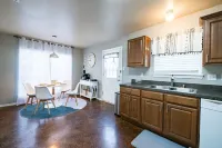 55% Monthly special price W 4rooms W 3 fullbath W walk to College