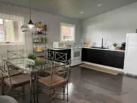 Sweet Louie's Lake House Hotels in Deerfield Township