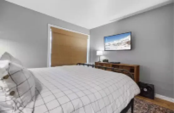 Walk to Village/Gondola, 1BR + Private Bunk Area