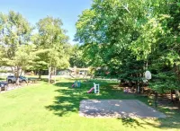 3BR Lakefront Cabin with WiFi & Private Docks